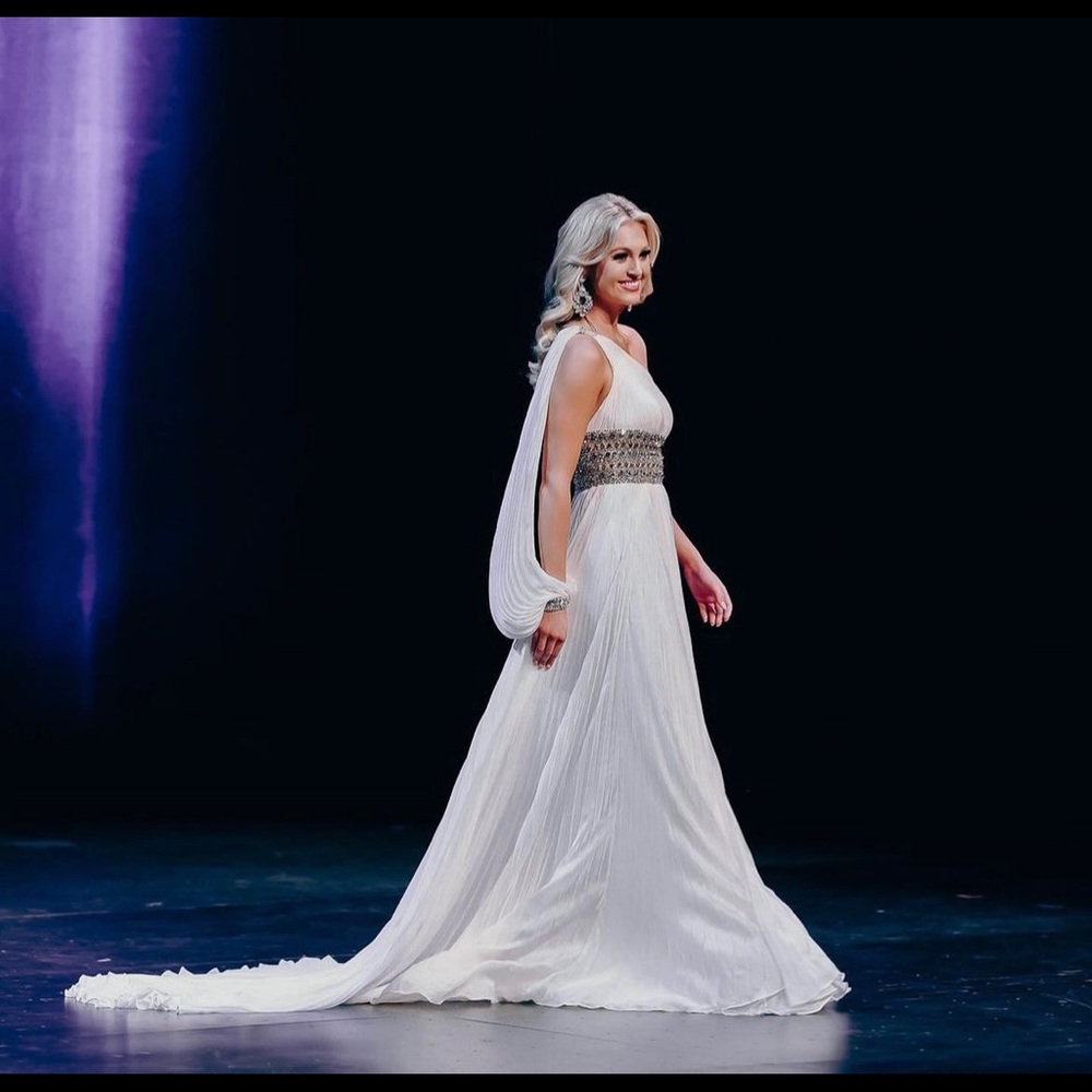 BEAUTIFUL Sherri Hill Couture dress- - Picture 8 of 8